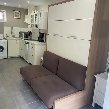 Charmant Studio Apartment